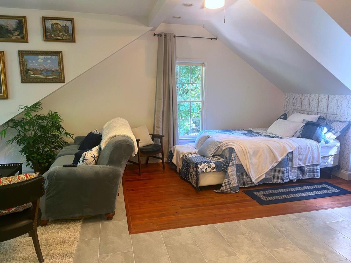 Elegant Guest In Upscale Community Apartment *