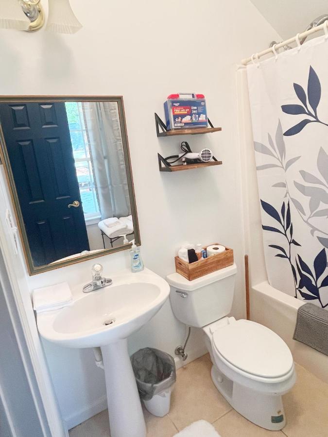 Elegant Guest In Upscale Community Covington